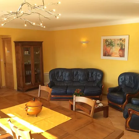 Des Eglantiers Holiday home Propiac